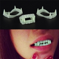 Dents Blanches de Vampire